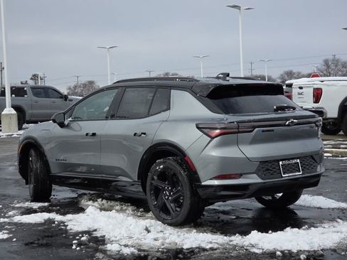 New 2026 Chevrolet Equinox EV RS FWD image 25