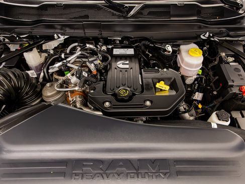 Used 2025 RAM 2500 Laramie AWD/4WD image 26