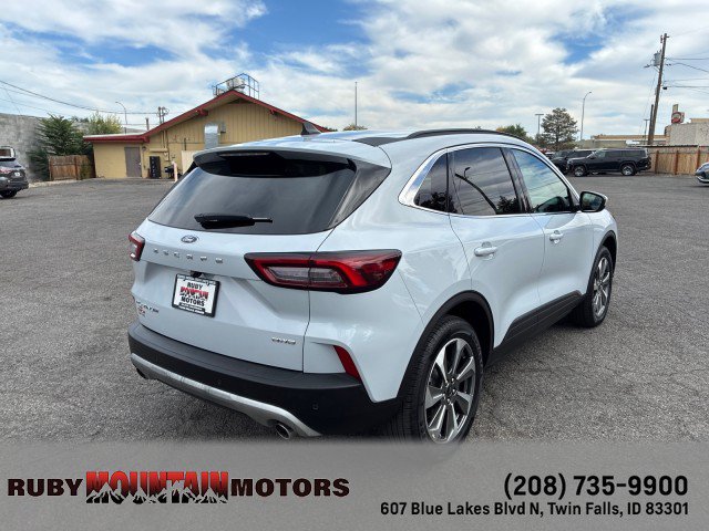 Used 2025 Ford Escape Platinum AWD/4WD image 7