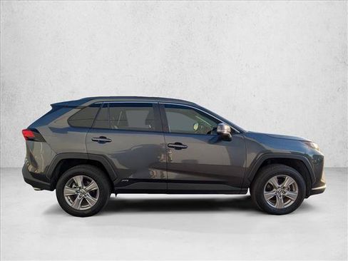 Used 2025 Toyota RAV4 XLE AWD/4WD image 4