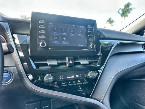 Used 2023 Toyota Camry SE image 11