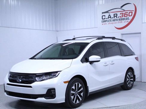 Used 2025 Honda Odyssey EX-L image 2