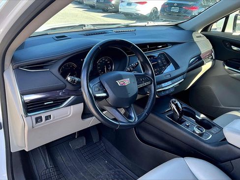 Used 2022 Cadillac XT4 Luxury w/ Driver Awareness Package image 14