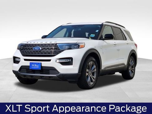 Certified 2023 Ford Explorer XLT w/ Equipment Group 202A AWD/4WD image 5