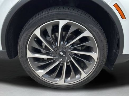 Used 2025 Lincoln Aviator Reserve w/ Luxury Package RWD image 10