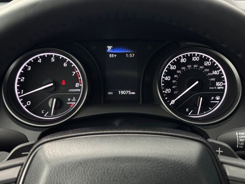 Used 2024 Toyota Camry SE image 17