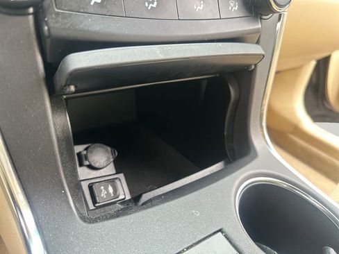 Used 2016 Toyota Camry LE FWD image 18