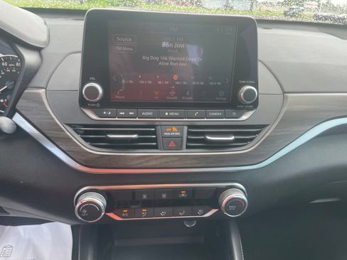Used 2023 Nissan Altima 2.5 SV FWD image 21