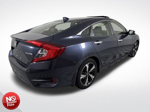 Used 2018 Honda Civic Touring image 3