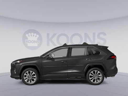Used 2024 Toyota RAV4 XLE FWD image 4