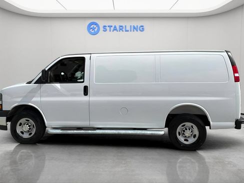 Used 2025 Chevrolet Express 2500 w/ Driver Convenience Package RWD image 4