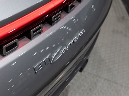 Used 2023 Porsche 911 Carrera w/ Sport Chrono Package image 38