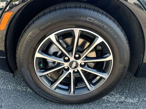 Used 2025 Cadillac XT4 Sport FWD image 12