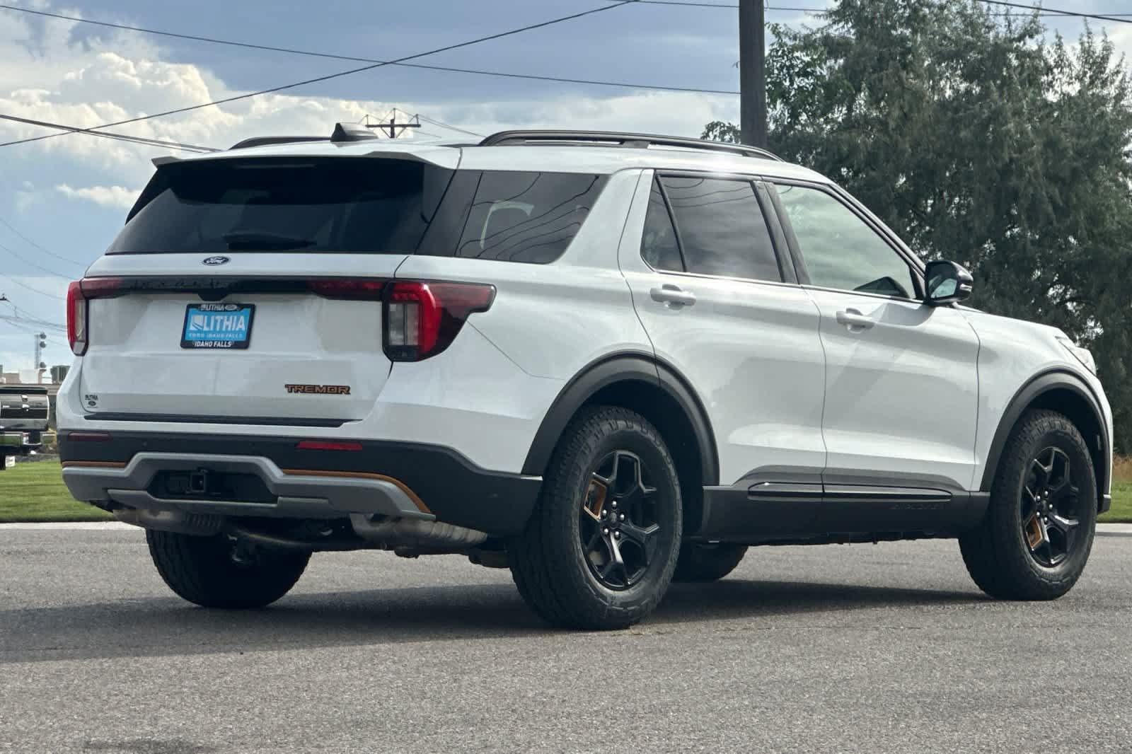 New 2027 Ford Explorer Tremor AWD/4WD image 2