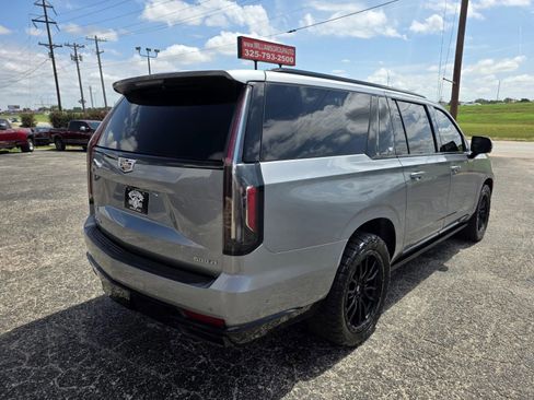 Used 2023 Cadillac Escalade ESV Sport Platinum AWD/4WD image 7
