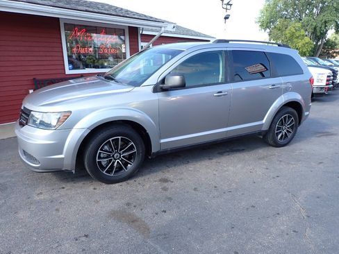 Used 2018 Dodge Journey SE w/ Popular Equipment Group FWD image 3