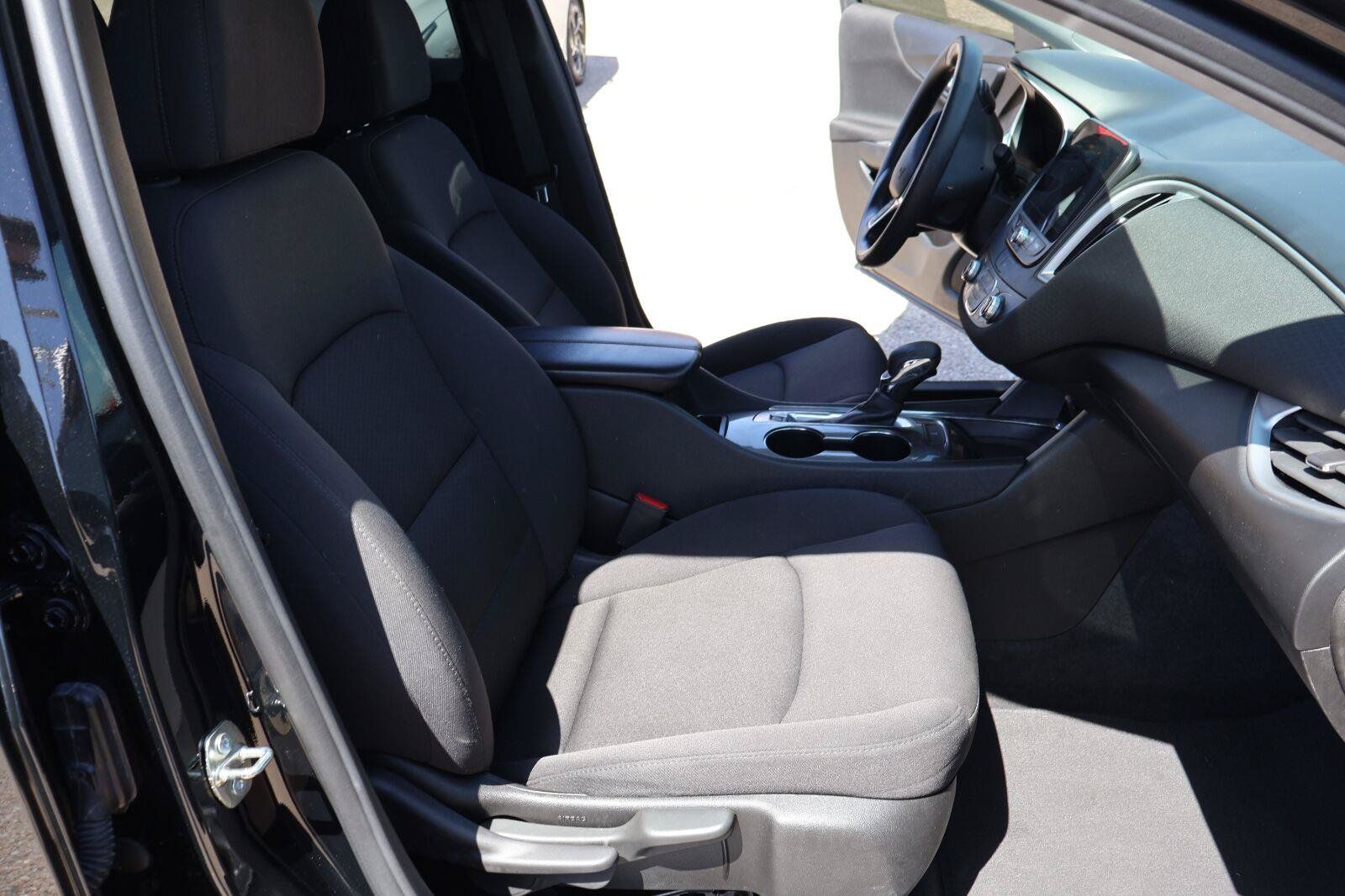 Used 2023 Chevrolet Malibu LT FWD image 14