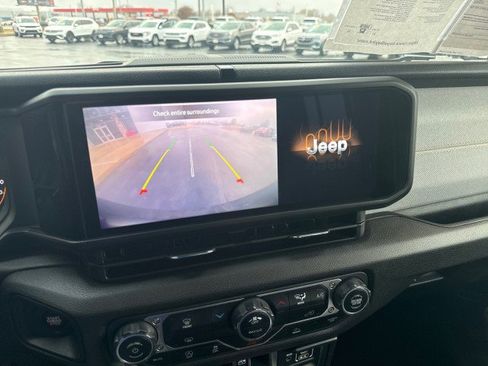 Used 2024 Jeep Wrangler Sport S image 15