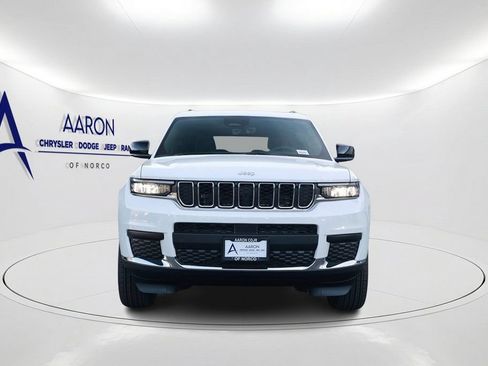 New 2026 Jeep Grand Cherokee L Laredo w/ Trailer Tow Package AWD/4WD image 4