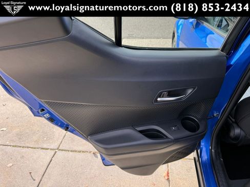 Used 2018 Toyota C-HR XLE image 12