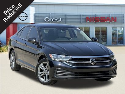 Used 2024 Volkswagen Jetta SE w/ Panoramic Sunroof Package