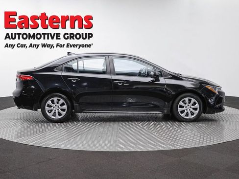 Used 2024 Toyota Corolla LE FWD image 4
