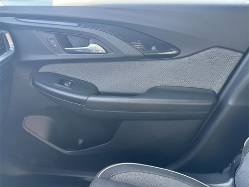 Used 2021 Chevrolet TrailBlazer LT image 21