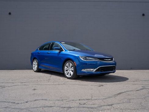 Used 2016 Chrysler 200 C image 9