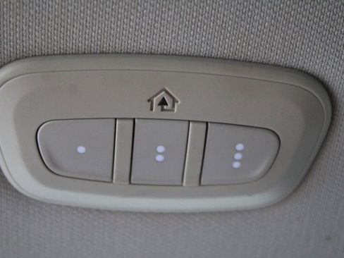 Used 2017 Jeep Cherokee Trailhawk w/ Comfort/Convenience Group image 37