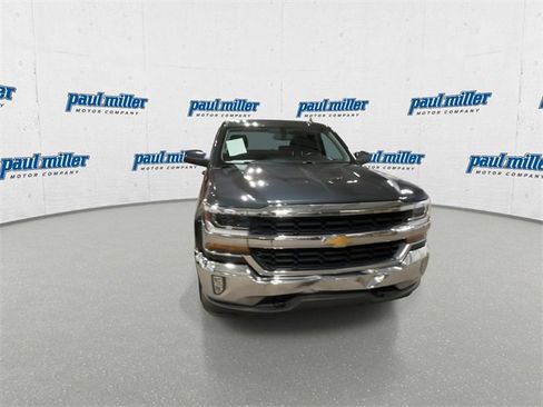 Used 2018 Chevrolet Silverado 1500 LT w/ All Star Edition image 4