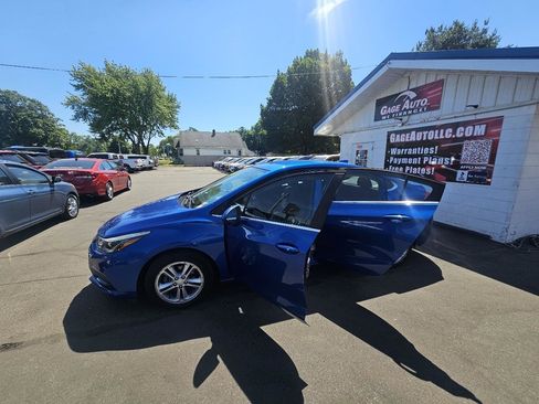 Used 2016 Chevrolet Cruze LT w/ Convenience Package FWD image 23