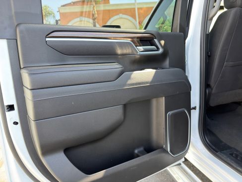 Used 2025 Chevrolet Silverado 2500 LT w/ Convenience Package image 22