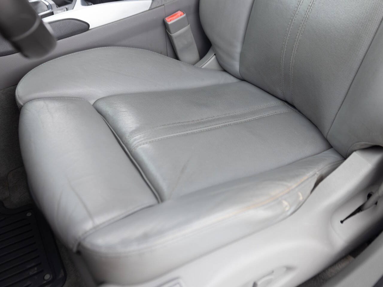 Used 2011 Cadillac SRX Luxury FWD image 23
