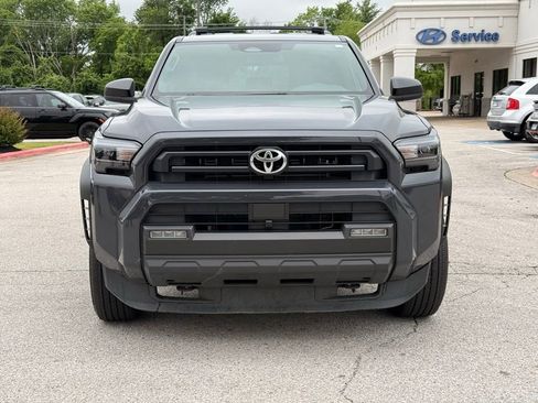 Used 2025 Toyota 4Runner SR5 AWD/4WD image 2