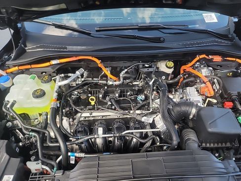 New 2025 Ford Escape SE w/ PHEV Premium Package image 22