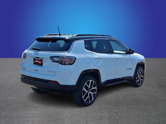 Used 2025 Jeep Compass Limited w/ Elite Group AWD/4WD image 4