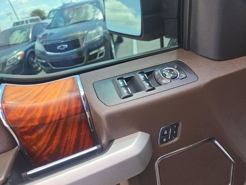 Used 2015 Ford F150 King Ranch w/ Equipment Group 601A Luxury AWD/4WD image 9