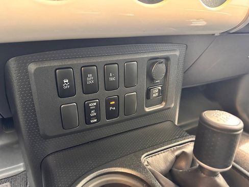 Used 2014 Toyota FJ Cruiser 4WD w/ Upgrade Package image 20