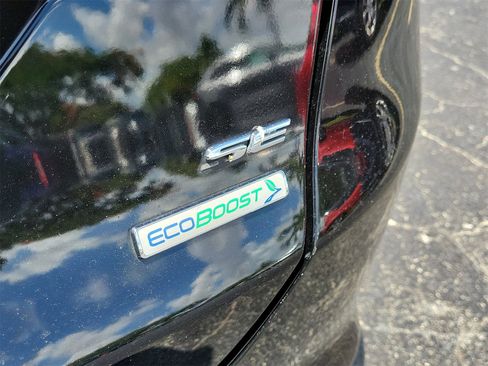 Used 2018 Ford Fusion SE w/ Fusion SE Technology Package image 8