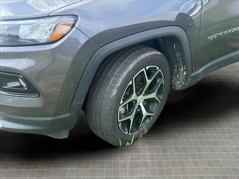 Used 2024 Jeep Compass Limited AWD/4WD image 4