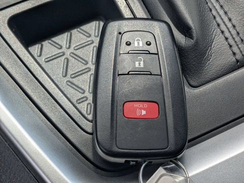 Used 2025 Toyota RAV4 XLE FWD image 25