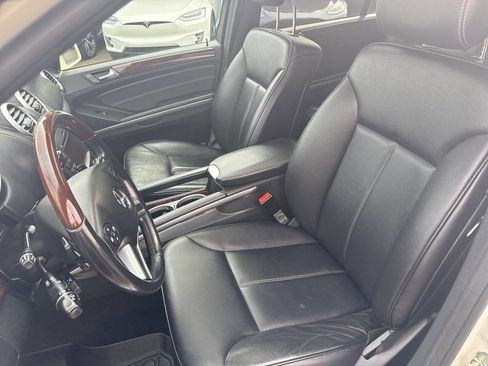 Used 2011 Mercedes-Benz GL 320 BlueTEC 4MATIC w/ Premium 2 Pkg image 31