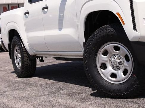 Used 2022 Nissan Frontier S w/ Technology Package AWD/4WD image 3