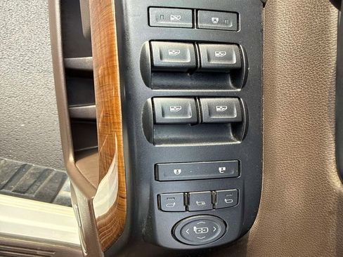 Used 2017 GMC Sierra 1500 SLT image 16