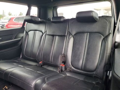 Used 2023 Jeep Wagoneer L Series III w/ Preferred Equipment Group AWD/4WD image 11