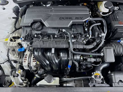 Certified 2025 Hyundai Elantra Sport FWD image 31