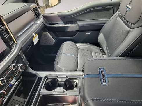 New 2026 Ford F250 Platinum w/ FX4 Off-Road Package AWD/4WD image 20