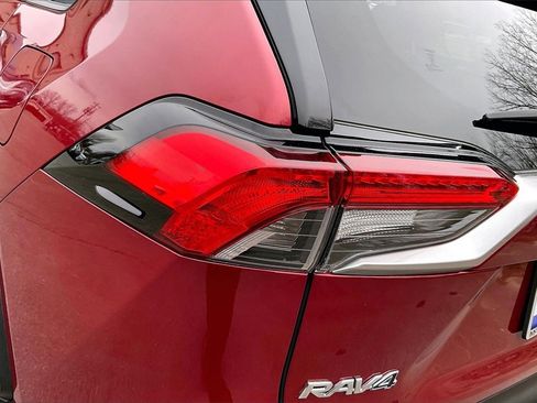 Used 2019 Toyota RAV4 Limited w/ Advanced Technology Package image 23