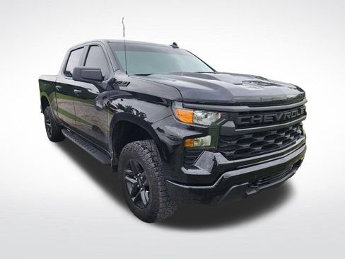 Used 2024 Chevrolet Silverado 1500 Custom Trail Boss w/ Midnight Edition AWD/4WD image 5