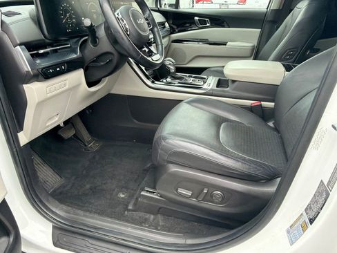 Used 2022 Kia Carnival SX Prestige FWD image 9